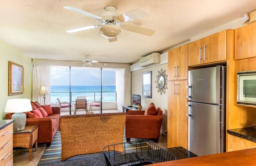 Worthing Apartment | Stunning Calypso - Beachfront & Poolside !