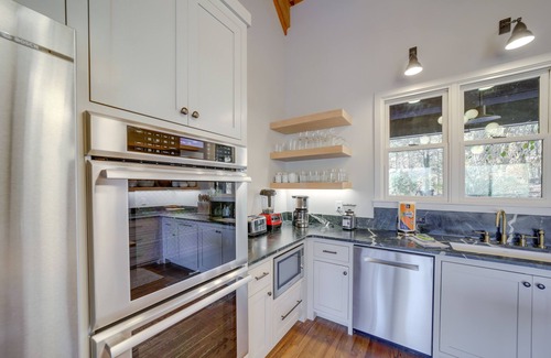 Cashiers House | Stunning Cashiers Vacation Home w/Mountain Views!