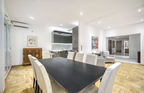Pangrati Condo | Stunning Central 180m2 4 Bedroom 3 Bath, Sleeps 12