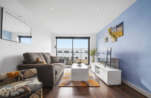 Stevenage Apartment | Stunning Central 2 Bed Apartment - Clayton Living