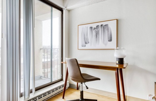 Mid-Cambridge Apartment | Stunning Central Square 2BR near Central Square T stop, by Blueground