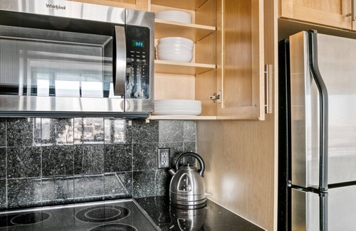 Cambridgeport Apartment | Stunning Central Square 1BR w/Gym & W/D, by Blueground