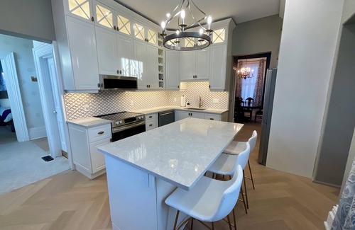 Napanee House | Stunning Century Riverfront Estate with sweeping waterfront views.