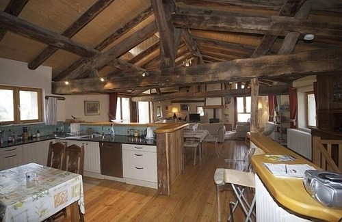 Nancroit Ski Chalet | Stunning Chalet in Alpine village with 5 bedrooms/5 bathrooms