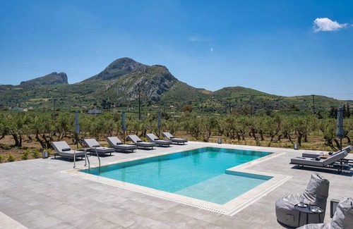 Lefkogeia Villa | Stunning Chania Villa | 4 Bedrooms |.