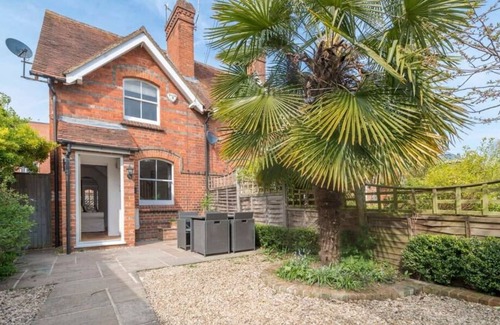 Henley-on-Thames House | Stunning Character House In The Centre of Henley