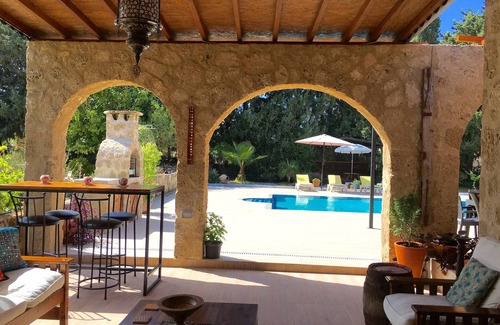 Karsiyaka Villa | Stunning Character Villa,10x5 private pool,with Wi-Fi. Mountain views near sea