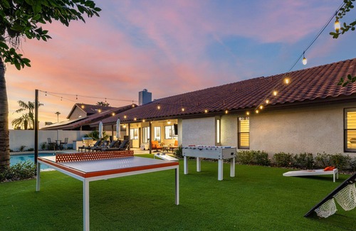 Paradise Park Vista House | Stunning Chef's Kitchen w/ Amazing Pool