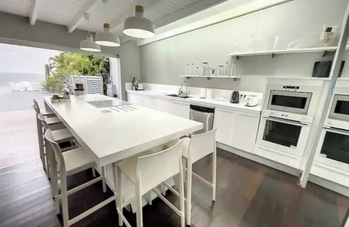 L'Houezel Villa | Stunning chic villa with private pool and jacuzzi