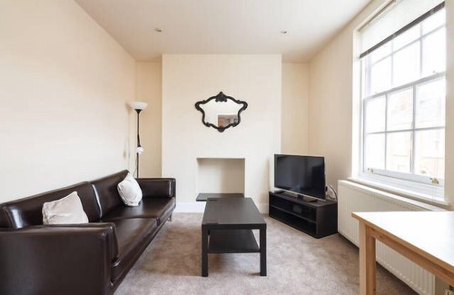 Preston Apartment | Stunning City Centre Apartment