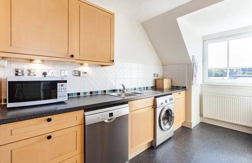 Bonnington Apartment | Stunning City Centre Penthouse Apartment, with FREE Parking!