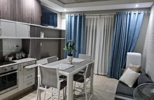 Sunnyside Apartment | Stunning City Living at Loftus