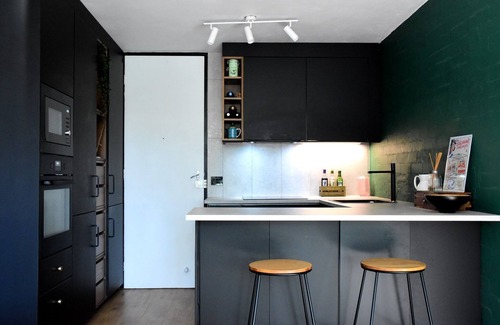 South Melbourne Apartment | Stunning City Oasis.
