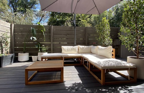 South Melbourne Apartment | Stunning City Oasis.