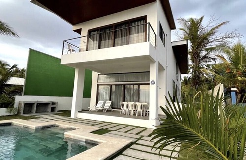 Cerro Plano House | Stunning contemporary beach front villa