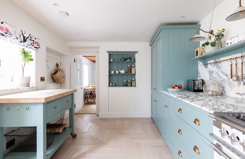 Chipping Norton Cottage | Stunning cottage with modern twists and original features - Carpenters Cottage