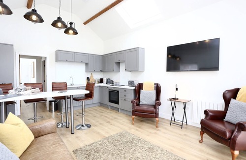 Hambleton Cottage | Stunning Coach House with two bedrooms and parking