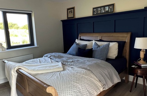 Westport House | Stunning Coastal 4.5 Bed/4.5 Bath Modern Cottage
