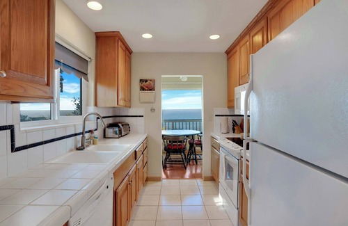 La Selva Beach House | Stunning Coastal Cottage w/Views of Monterey Bay!