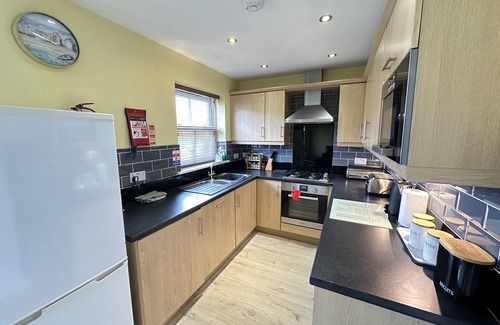 Filey Cottage | Stunning Coastal Cottage - Sleeping 8 in 4 Bedrooms - Pool and Beach Access Included.