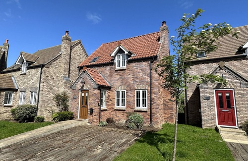 Filey Cottage | Stunning Coastal Cottages - Sleeping 10 in 2 cottages - Pool and Beach Access Included.