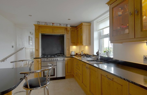 Knott End-on-Sea Cottage | Stunning coastal country cottage 2 beds sleeps 5