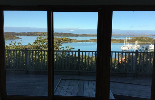 Craobh Haven House | Stunning Coastal House near Oban by the sea with Island views spacious 4 bedroom