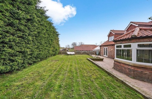 Hunmanby House | Stunning Coastal Retreat - Indoor Pool - Sauna