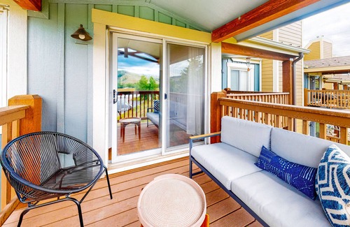 Summit Cove Condo | Stunning condo with mountain views, private W/D, and gas fireplace