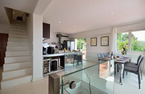 Espero-Pax Villa | Stunning contemporary 5-bedroom villa 20 minutes from Cannes