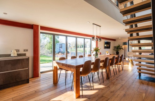 Moreton-in-Marsh Cottage | Stunning, contemporary, dog friendly holiday home - The Cosh