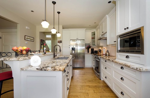 Regional District of Nanaimo House | Stunning Cottage in Quiet Community by the Beach!