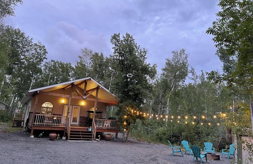 Manitoba Cottage | Stunning cottage for family and friends, 4 mins drive to golf course.