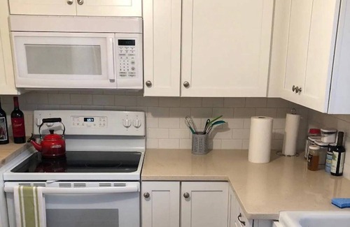 Prospect Apartment | Stunning Cottage in Famous KY Garden | Sleeps 2