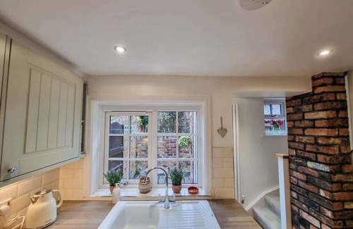 Knutsford Cottage | Stunning Cottage in Knutsford by City SuperHost