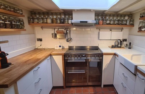 Hythe Cottage | Stunning Cottage in rural Kent, close to sea