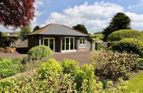 Eartham House | Stunning Cottage in South Downs National Park