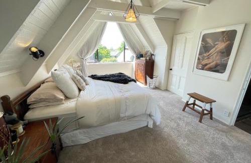 Harewood House | Stunning cottage