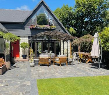 Harewood House | Stunning cottage