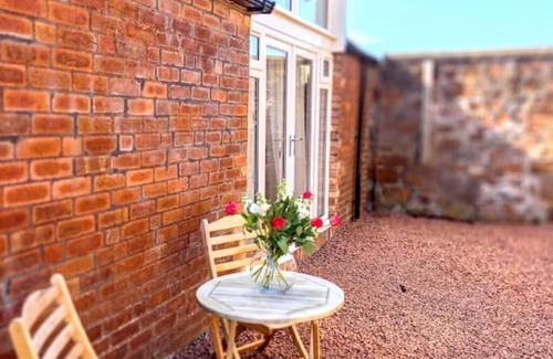 Prestwick Cottage | Stunning Cottage Self Catering at St Andrew's House Prestwick - Dog friendly!