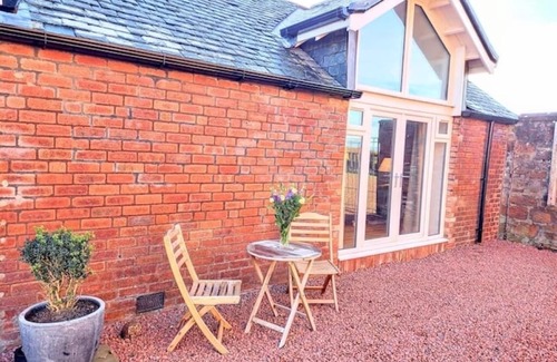 Prestwick Cottage | Stunning Cottage Self Catering at St Andrew's House Prestwick - Dog friendly!