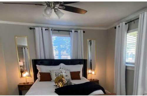 Denver Heights House | Stunning Cozy Downtown Guesthouse