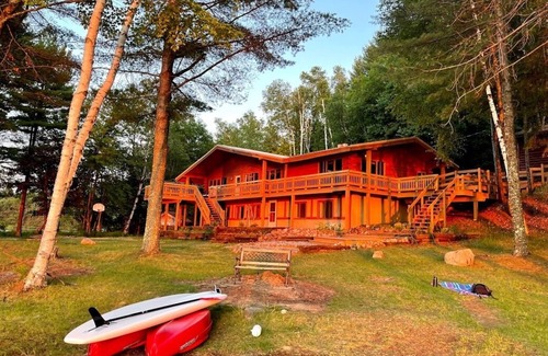Lake Tomahawk Cabin | Stunning, Cozy Lake House with 680 feet of shoreline