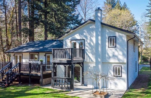 Comox House | Stunning Creekside Comox Character Home