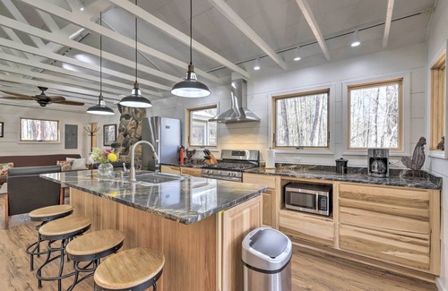 Howard Cabin | Stunning Culloden Cabin with Deck & Creek View!