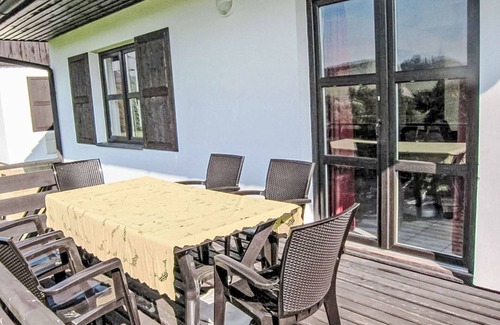 Starkov House | Stunning private villa with pool, WIFI, TV, patio, pets allowed, panoramic view and parking