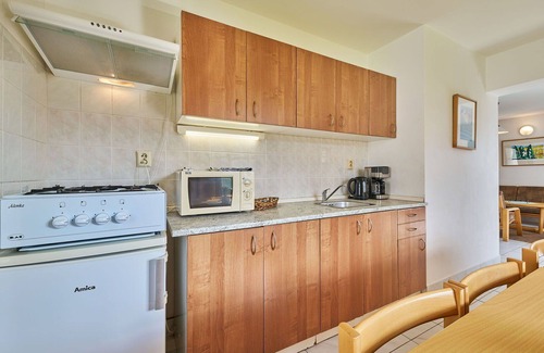 Starkov House | Stunning private villa with WIFI, pool, TV, patio, pets allowed, panoramic view and parking