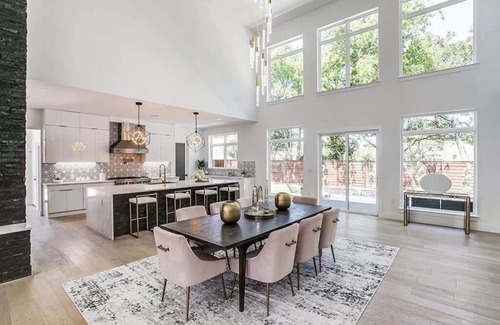 Preston Hollow Villa | STUNNING DALLAS MANSION 🔹 7-Bedrooms 6-Bathrooms 🔹 Luxury Travel at its Best! 🔹