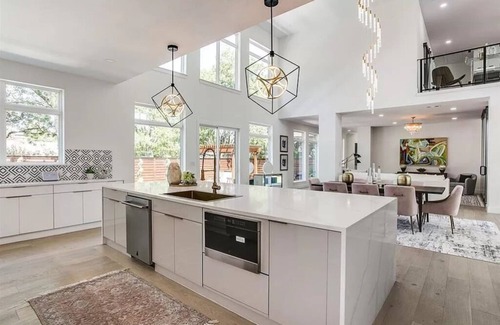 Preston Hollow Villa | STUNNING DALLAS MANSION 🔹 7-Bedrooms 6-Bathrooms 🔹 Luxury Travel at its Best! 🔹