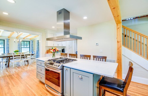 Damascus House | Stunning Damascus Vacation Rental w/Fire Pit!